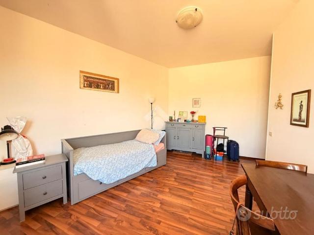 MONOLOCALE A PAVIA