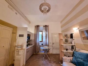 MONOLOCALE A PISTOIA