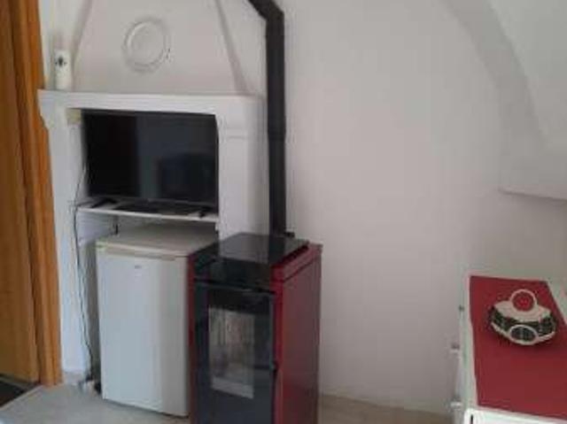 Monolocale arredato con terrazzo Centro