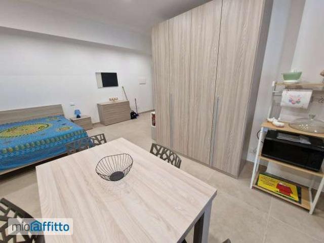 Monolocale arredato con terrazzo Tommaso natale