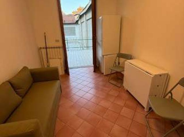 Monolocale arredato con terrazzo Torino