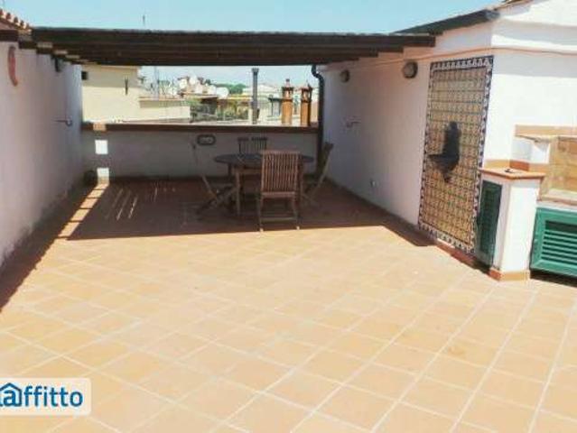 Monolocale arredato con terrazzo Trieste, salario