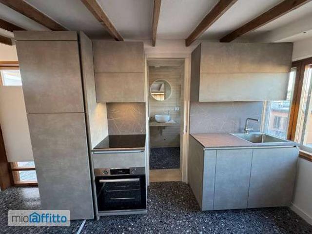 Monolocale arredato con terrazzo Venezia