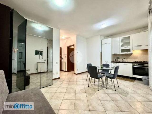 Monolocale arredato con terrazzo Appio latino, appia nuova, appio pignatelli, capannelle