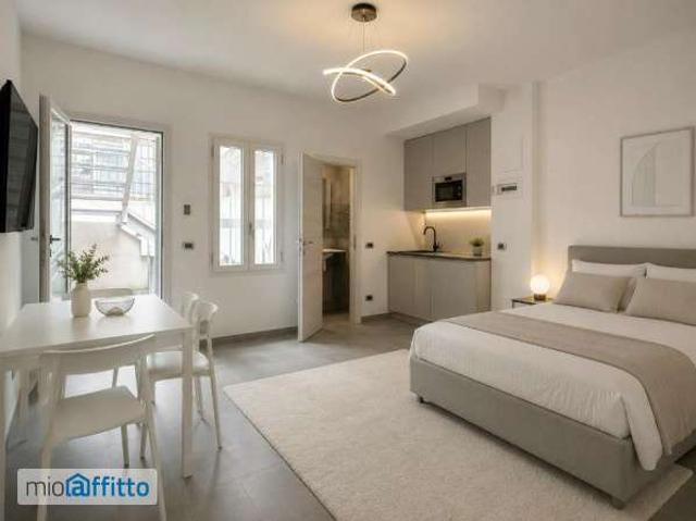Monolocale arredato con terrazzo Appio latino, appia nuova, appio pignatelli, capannelle