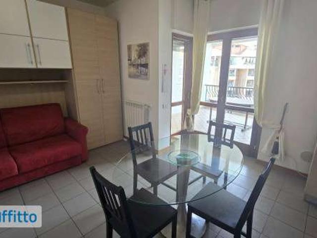 Monolocale arredato con terrazzo Appio latino, appia nuova, appio pignatelli, capannelle