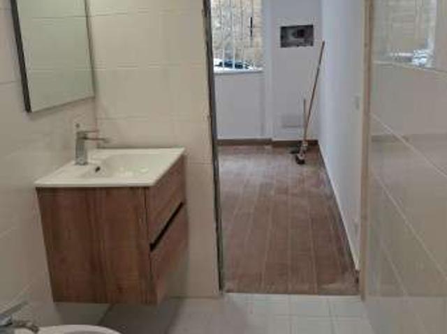 Monolocale arredato con terrazzo Arenella