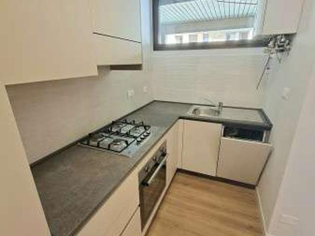 Monolocale arredato con terrazzo Centro