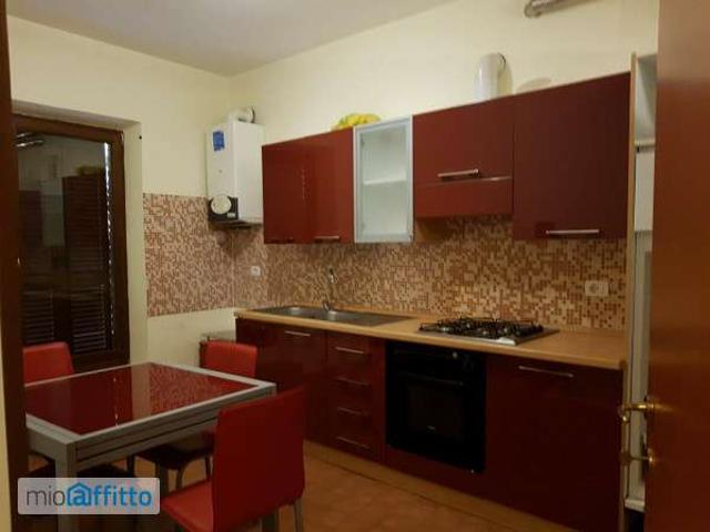 Monolocale arredato con terrazzo Centro