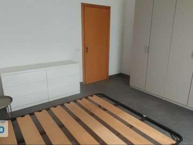 Monolocale arredato con terrazzo Centro