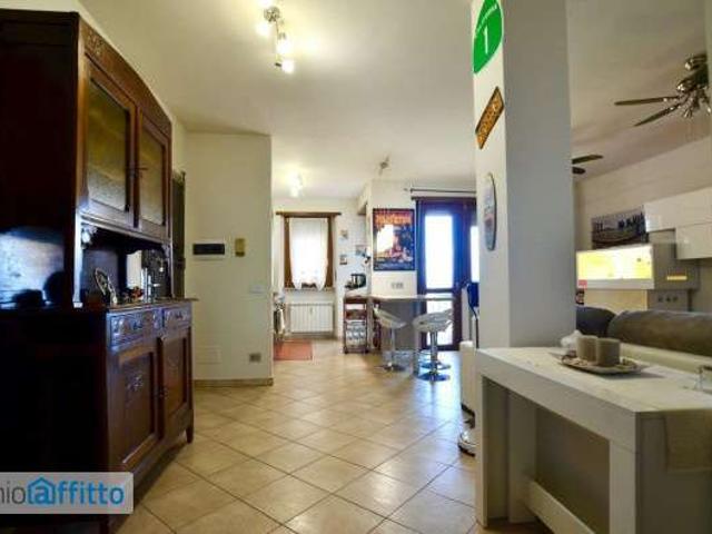 Monolocale arredato con terrazzo Centro