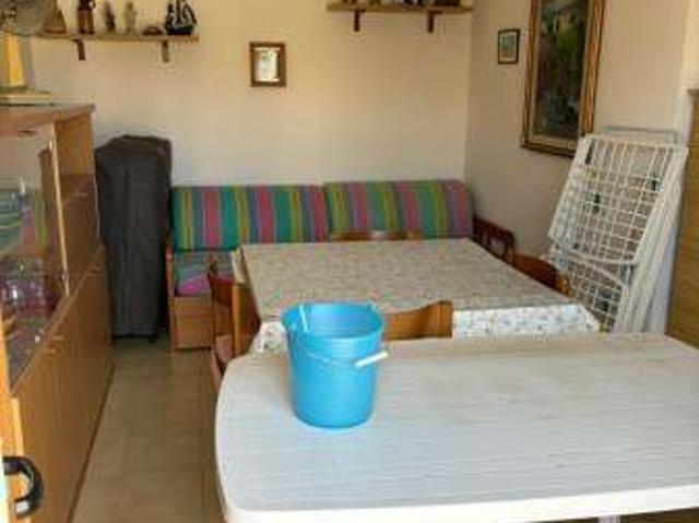 Monolocale arredato con terrazzo Centro
