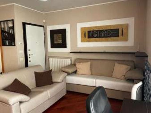 Monolocale arredato con terrazzo Cinisello Balsamo