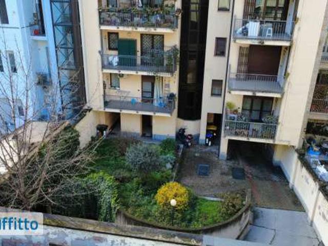 Monolocale arredato con terrazzo Crocetta