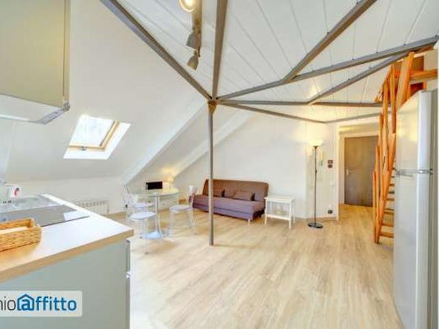 Monolocale arredato con terrazzo Crocetta