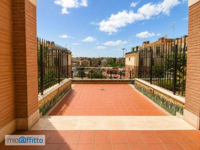 Monolocale arredato con terrazzo Eur, laurentino, checchignola, montagnola, fonte meravigliosa