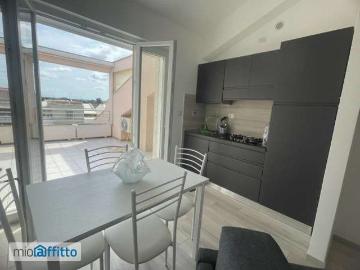Monolocale arredato con terrazzo Fiumicino