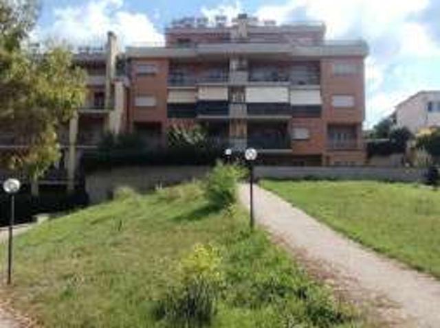 Monolocale arredato con terrazzo Giustiniana, olgiata, cesano