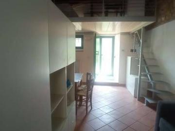 Monolocale arredato con terrazzo Isolotto e legnaia