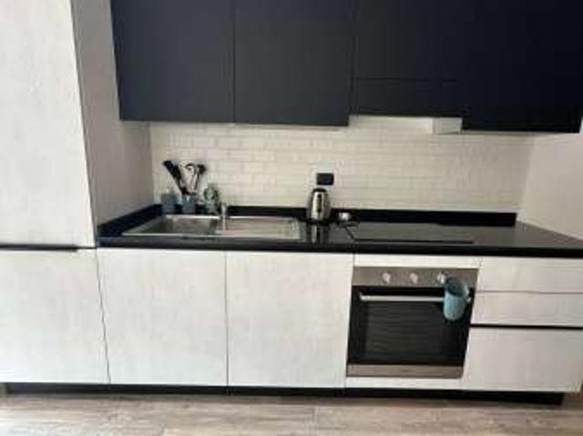 Monolocale arredato con terrazzo Legnano