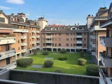 Monolocale arredato con terrazzo Opera