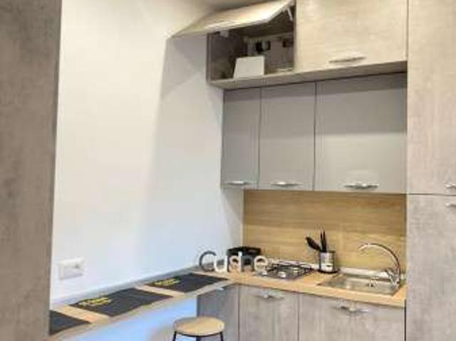 Monolocale arredato con terrazzo Porto