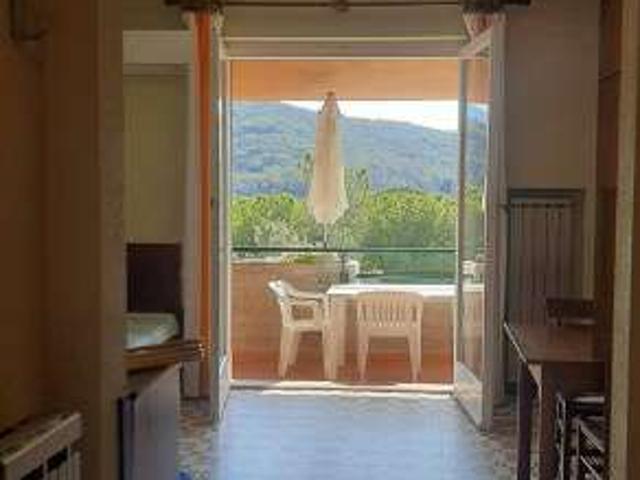 Monolocale arredato con terrazzo Portoferraio