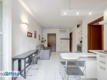 Monolocale arredato con terrazzo Prato