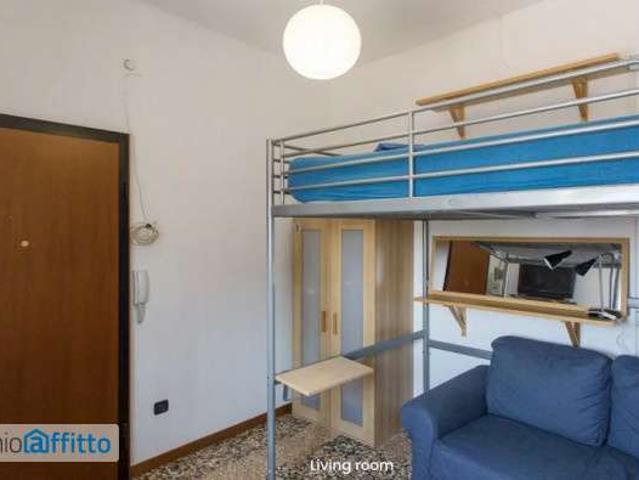 Monolocale arredato con terrazzo Rondinella stazione