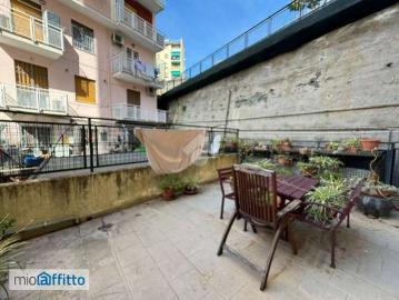 Monolocale arredato con terrazzo Sestri ponente