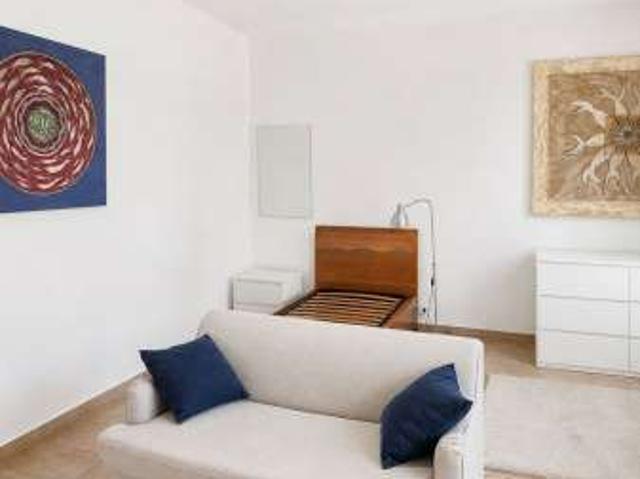 Monolocale arredato con terrazzo Settebagni, salaria