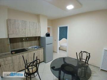 Monolocale arredato con terrazzo Soccavo