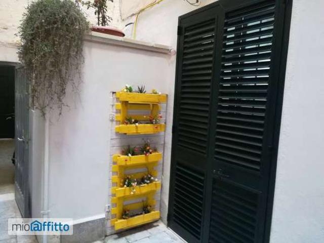 Monolocale arredato Lecce