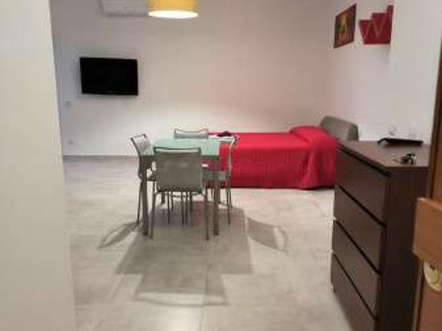 Monolocale arredato Portici