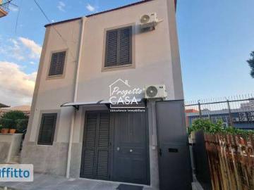 Monolocale arredato San giovanni a teduccio