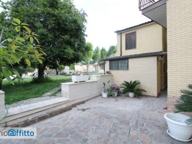 Monolocale arredato Saxarubra, labaro, prima porta