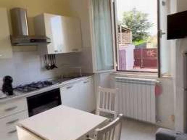 Monolocale arredato Saxarubra, labaro, prima porta