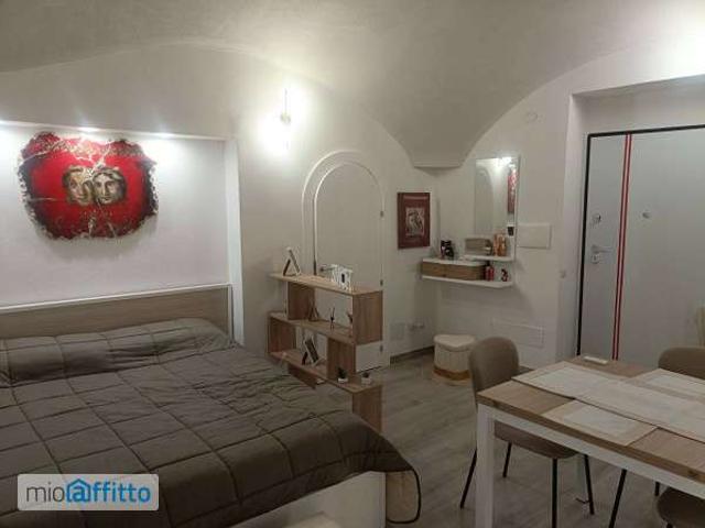 Monolocale arredato Torre Annunziata