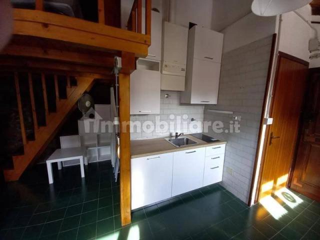 Monolocale buono stato, quarto piano, Città Vecchia, Trieste