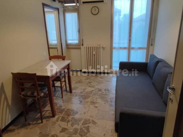 Monolocale buono stato, secondo piano, San Giovannino Pompieri, Pavia