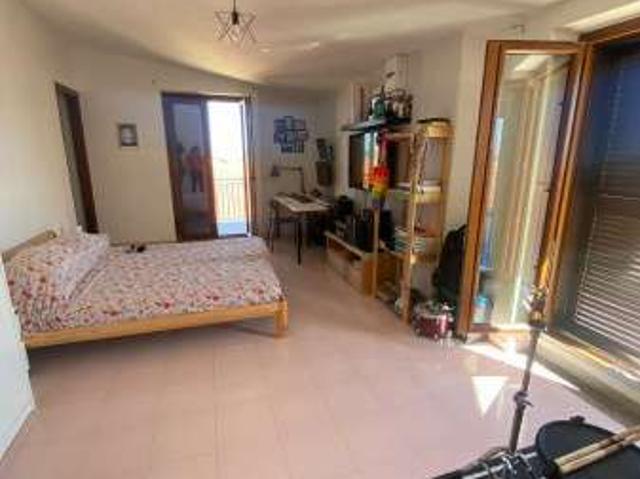 Monolocale con terrazzo Lago patria