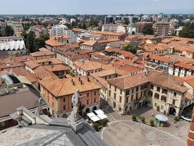 Monolocale con balcone, cantina e garage