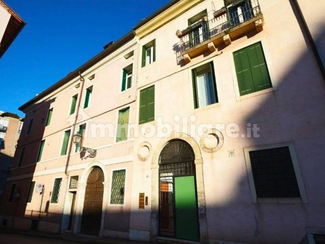 Monolocale Contra' delle Canove Vecchie 36, Centro Storico, Vicenza