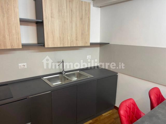 Monolocale corso Umberto I 387, Tribunali, Napoli