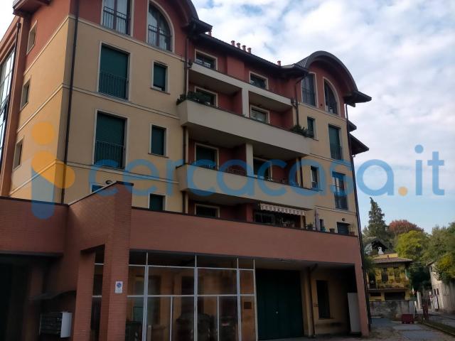 MONOLOCALE IN AFFITTO