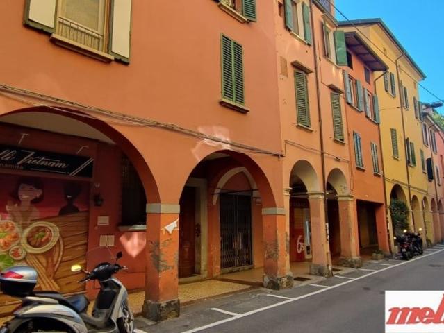 Monolocale in affitto a Bologna via Broccaindosso, San Vitale