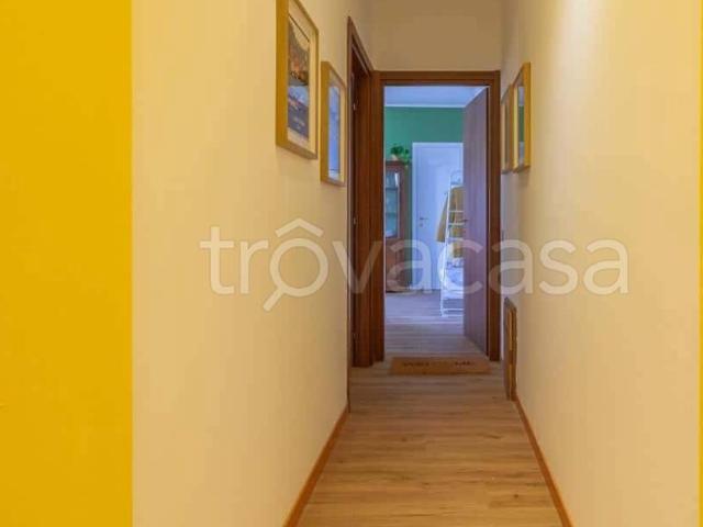 Monolocale in affitto a Brunate via Roma