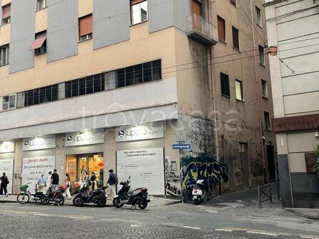 Monolocale in affitto a Napoli vico Freddo a Donnalbina, Centro Storico