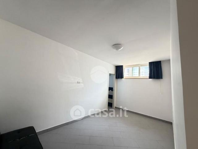 Monolocale in Affitto in Corso Alcide de Gasperi 153 a Castellammare di Stabia