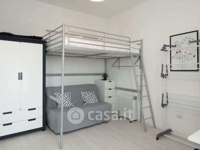 Monolocale in Affitto in Via Giulio Carcano 19 a Milano